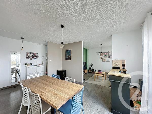 Appartement F4 à vendre  4 pièces - 66,02 m 2   CORBAS  - 69