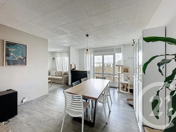 Appartement F4 à vendre  4 pièces - 66,02 m 2   CORBAS  - 69