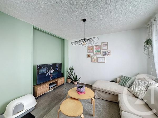 Appartement F4 à vendre  4 pièces - 66,02 m 2   CORBAS  - 69