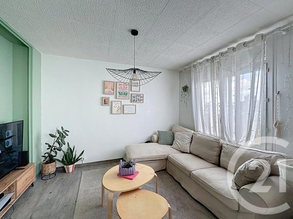 Appartement F4 à vendre  4 pièces - 66,02 m 2   CORBAS  - 69