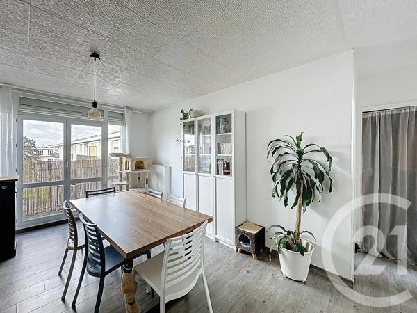 Appartement F4 à vendre  4 pièces - 66,02 m 2   CORBAS  - 69