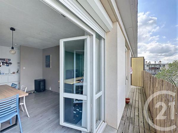 Appartement F4 à vendre  4 pièces - 66,02 m 2   CORBAS  - 69