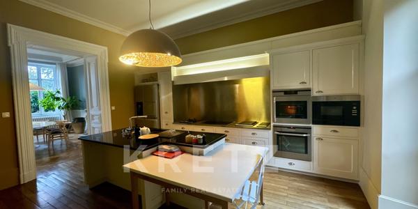 Maison maître rénovée avec jardin