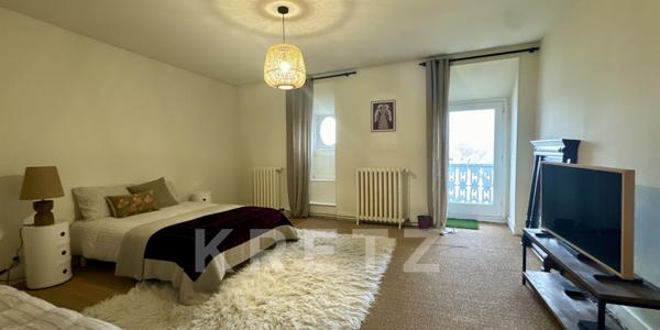 Maison maître rénovée avec jardin