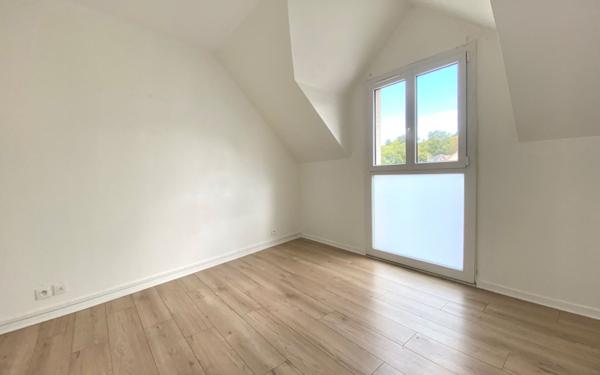 Appartement à vendre    3 pièces •  Aubergenville