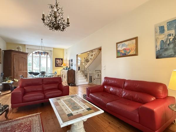 La Rochelle (17000) À La Rochelle, immense maison avec terrasse 4 chambres en vente