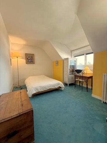 La Rochelle (17000) À La Rochelle, immense maison avec terrasse 4 chambres en vente