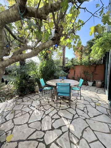 La Rochelle (17000) À La Rochelle, immense maison avec terrasse 4 chambres en vente