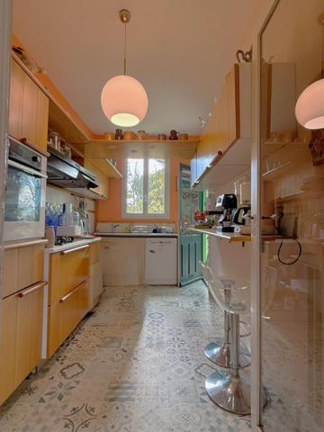 La Rochelle (17000) À La Rochelle, immense maison avec terrasse 4 chambres en vente