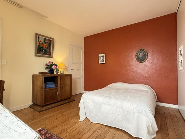 La Rochelle (17000) À La Rochelle, immense maison avec terrasse 4 chambres en vente