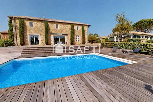 Magnifique propriété 462 m² 12 pièces deux piscine