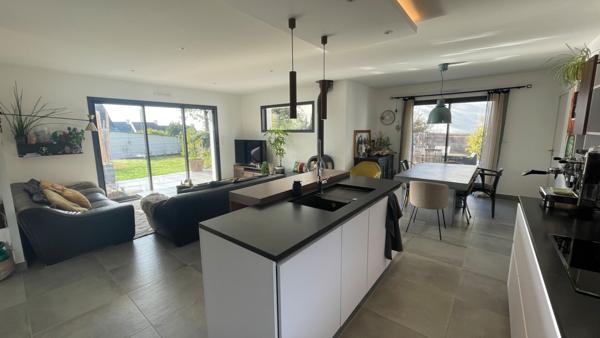 A vendre - Belle maison 142 m² à Carnac -Volumes et confort et proche commerces