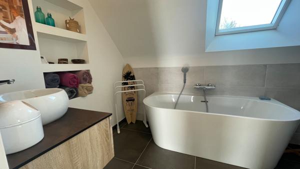 A vendre - Belle maison 142 m² à Carnac -Volumes et confort et proche commerces