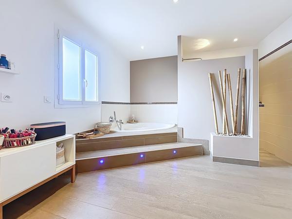 Maison 5 pièces - 158 m² Exclusivité efficity