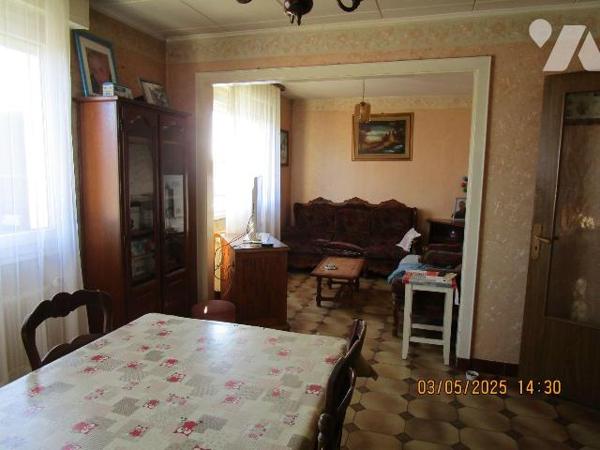 Maison d'habitation construite en 1963, composée de : 
- Au rez-de-chaussée : cuisine d'été, 1...