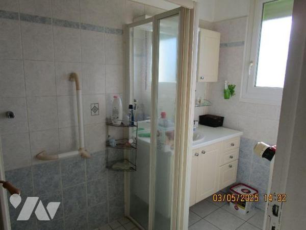 Maison d'habitation construite en 1963, composée de : 
- Au rez-de-chaussée : cuisine d'été, 1...