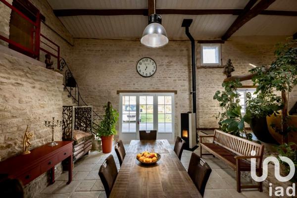 Maison 15 pièces de 539 m² à Marans (17230)