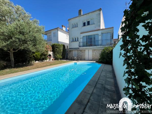 Vente Villa des Sixties - 7 pièces - 192m² - Piscine et jardin - Aperçu mer