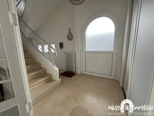 Vente Villa des Sixties - 7 pièces - 192m² - Piscine et jardin - Aperçu mer