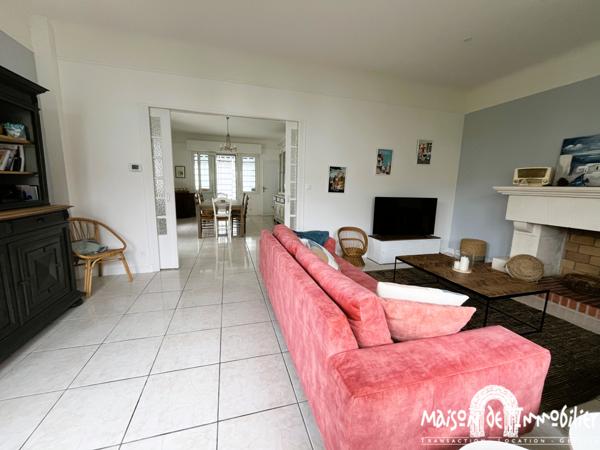 Vente Villa des Sixties - 7 pièces - 192m² - Piscine et jardin - Aperçu mer