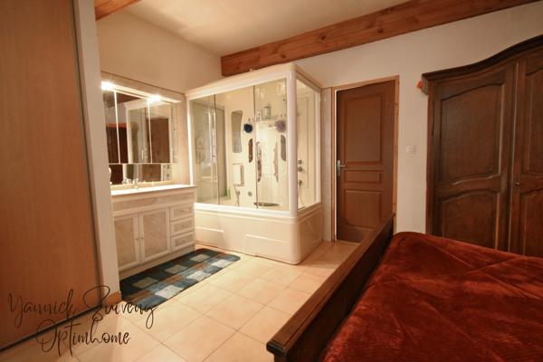 Maison de village 2 faces + terrasse à MONTNER (66)