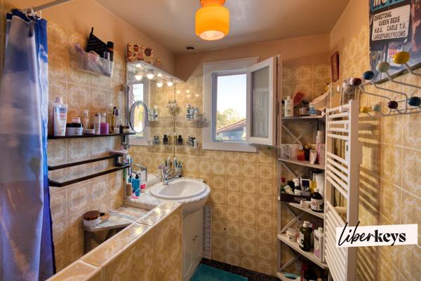 Maison T6 garage, annexes, terrain cadre exceptionnel.