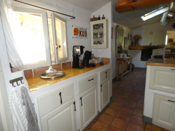 VOLONNE – PROPRIÉTÉ D’EXCEPTION 3,5 HA – 3 HABITATIONS – PISCINE CHAUFFÉE – VUE MONTAGNES