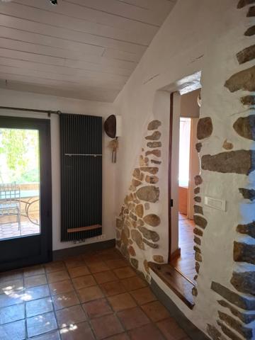 VOLONNE – PROPRIÉTÉ D’EXCEPTION 3,5 HA – 3 HABITATIONS – PISCINE CHAUFFÉE – VUE MONTAGNES