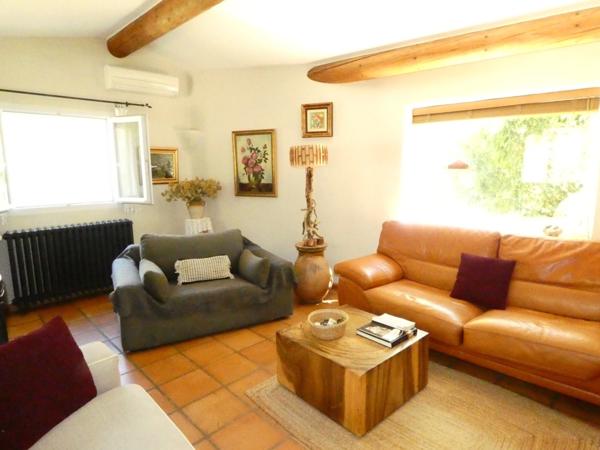 VOLONNE – PROPRIÉTÉ D’EXCEPTION 3,5 HA – 3 HABITATIONS – PISCINE CHAUFFÉE – VUE MONTAGNES