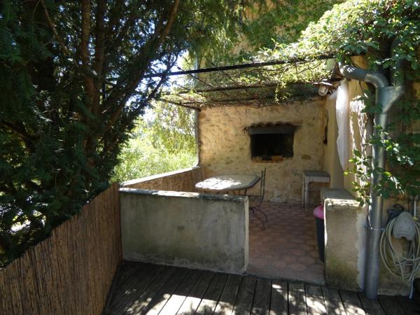 VOLONNE – PROPRIÉTÉ D’EXCEPTION 3,5 HA – 3 HABITATIONS – PISCINE CHAUFFÉE – VUE MONTAGNES