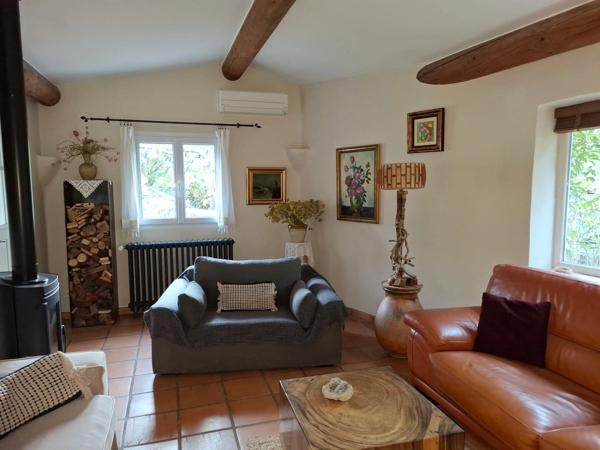 VOLONNE – PROPRIÉTÉ D’EXCEPTION 3,5 HA – 3 HABITATIONS – PISCINE CHAUFFÉE – VUE MONTAGNES