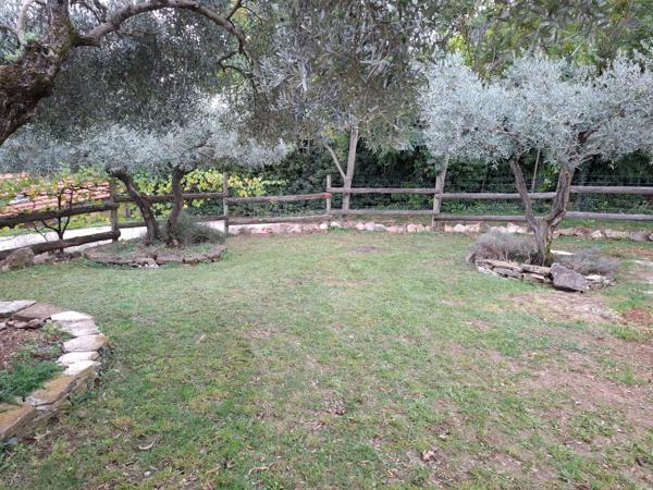 VOLONNE – PROPRIÉTÉ D’EXCEPTION 3,5 HA – 3 HABITATIONS – PISCINE CHAUFFÉE – VUE MONTAGNES