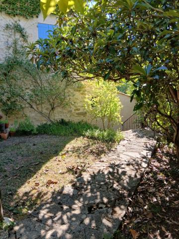 VOLONNE – PROPRIÉTÉ D’EXCEPTION 3,5 HA – 3 HABITATIONS – PISCINE CHAUFFÉE – VUE MONTAGNES