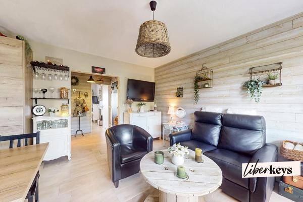 Rare à Tremblay-en-France – F2 de 48,89 m² entièrement rénové, dernier étage avec balcon et vue sur les arbres