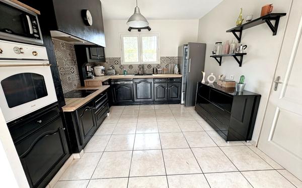 Maison à vendre    6 pièces •  Villemoustaussou