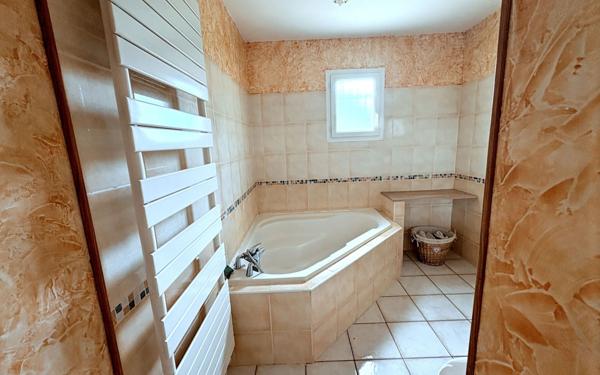 Maison à vendre    6 pièces •  Villemoustaussou