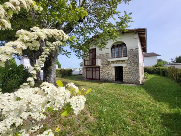 MAISON DE CARACTERE A RENOVER