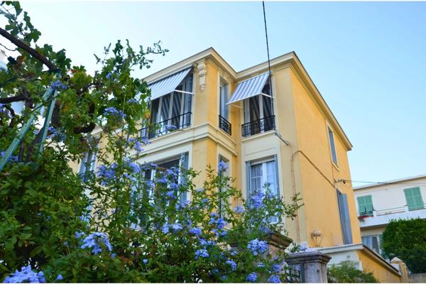 Nice — Front de mer, Mont Boron - Appartement de 4 pièces au dernier étage d'une villa Belle Epoque