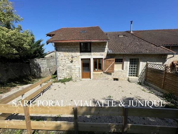 Maison à louer à Neuville-sur-Ain dans l'Ain (01160), ref : 01031-L677