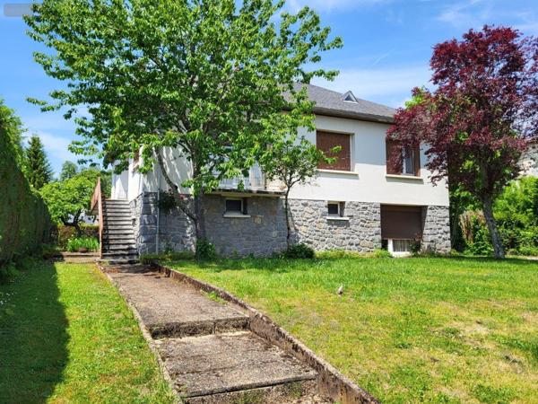 Maison à restaurer à vendre à Ussel en Corrèze (19200), ref : UM 1107