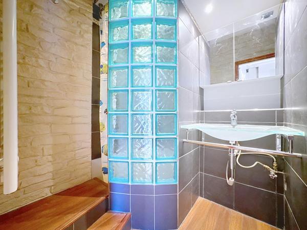 Rare, appartement au 2ème et dernier étage, 50 m² de terrasse, proche Universités