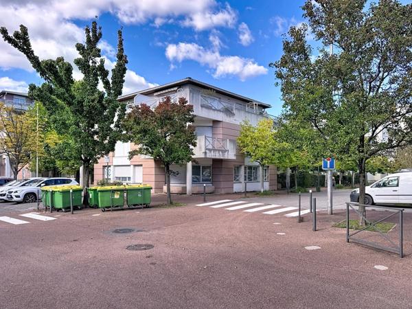Rare, appartement au 2ème et dernier étage, 50 m² de terrasse, proche Universités