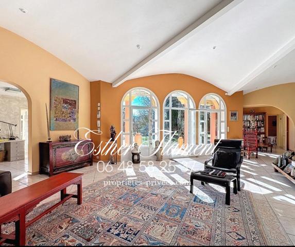 Maison lumineuse avec jardin clos avec studio indépendant