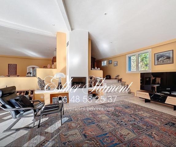 Maison lumineuse avec jardin clos avec studio indépendant