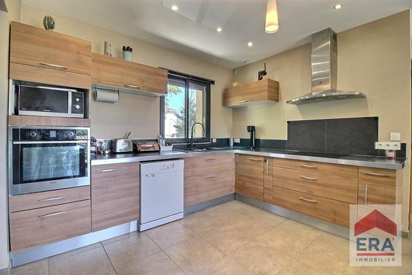 Maison Montfavet 6 pièces - 107m² - Dépendance - Piscine - Garage