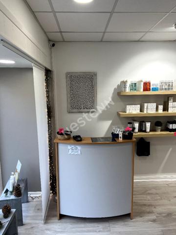 A vendre, VERDUN,fonds de commerce Esthétique, soins de beauté, maquillage, épilation onglerie, uv