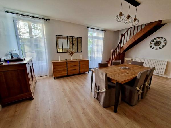 Maison Angliers 8 pièce(s) 220 m2