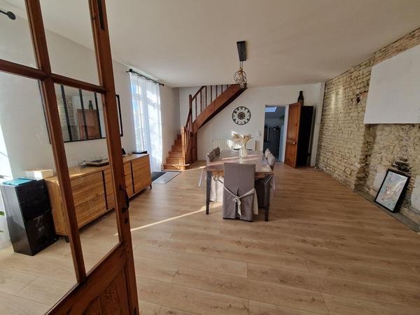 Maison Angliers 8 pièce(s) 220 m2