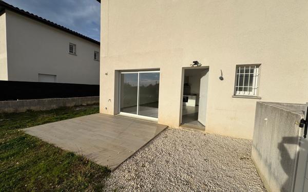 Maison à louer    4 pièces •  Saint-Hilaire-du-Rosier