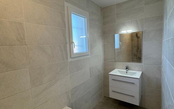 Maison à louer    4 pièces •  Saint-Hilaire-du-Rosier